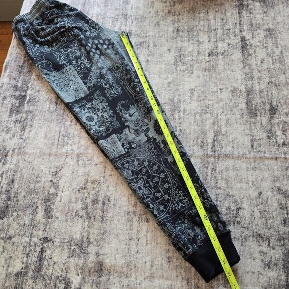 LuLaRoe Jogger Pants Women Small Black Gray JAX Bandana Paisley Patchwork Lounge - Picture 8 of 10